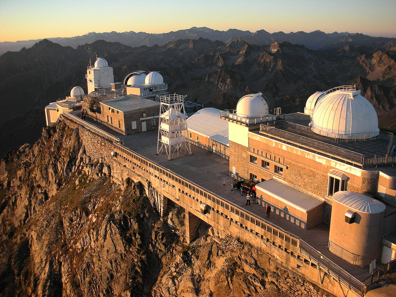 Illustration for article titled The Most Amazing Meteorological And Space Observatories Ever Built